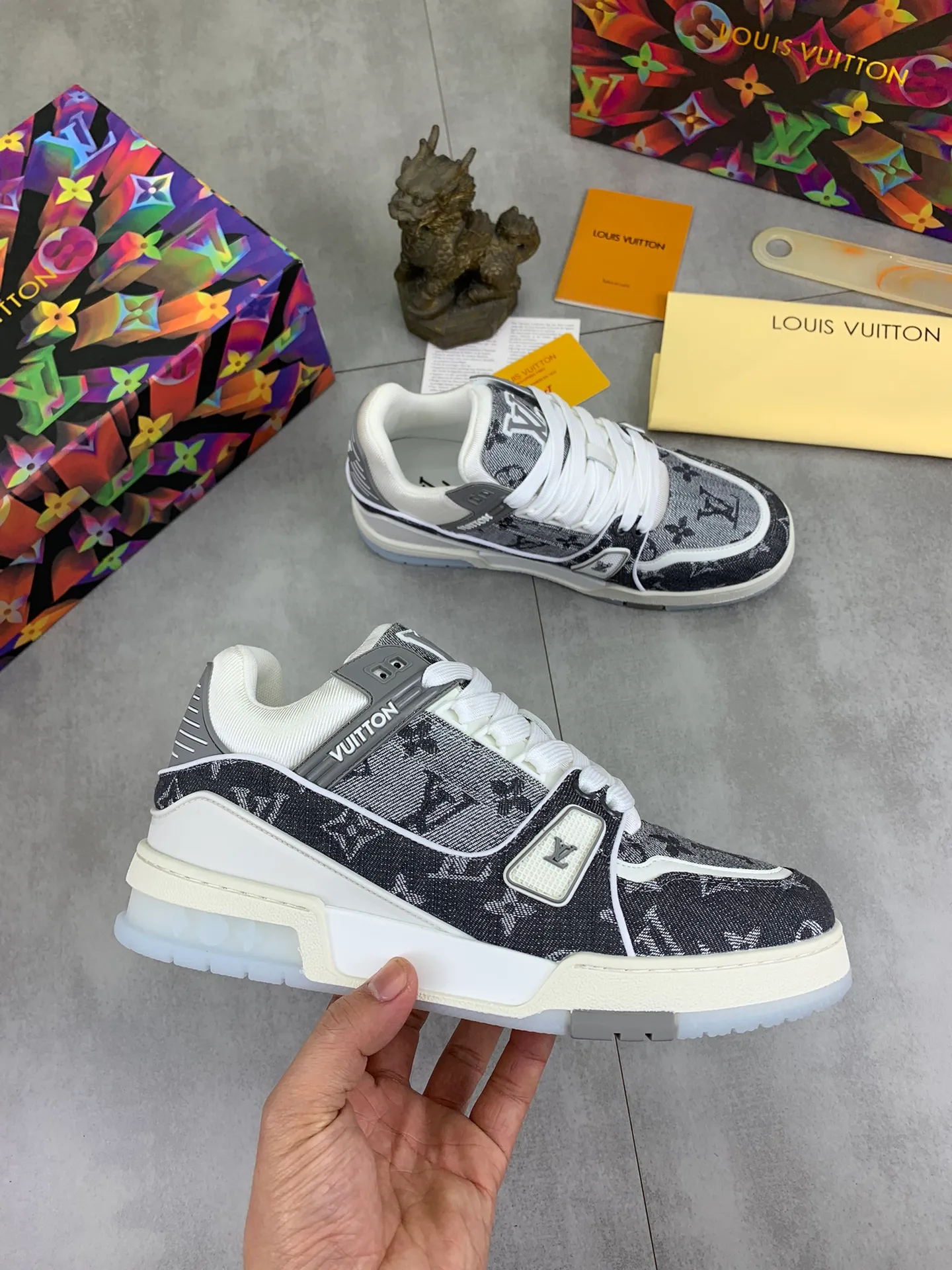 Men's men's shoes 💰P540 New style 💰💎💎Latest color High version 2025Louis*Vuitto* LV Traine Catwalk TRAINER outsole and fabric private model A shoe that definitely costs a lot of money and effort. This series was designed after the arrival of Vifgil. It is favored by many fans every season. Original TPU outsole Original packaging Men's size: 38-45 (46 can be customized) Color: 2️⃣ colors available (available from stock, super fast delivery)